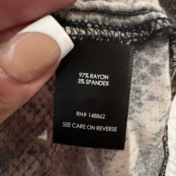 Ladies Snake Print Top - Picture 6 of 7